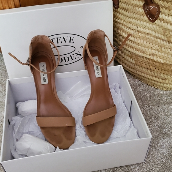 Steve Madden Shoes - Steve Madden Irenee tan sandals 8